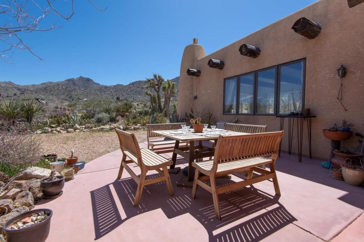 Renovated Lodge - Room 2 With Pool Access Joshua Tree Exteriér fotografie
