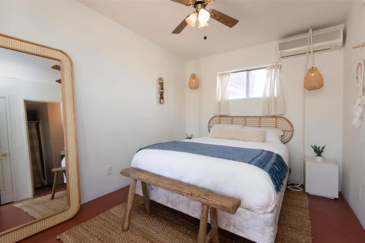 Renovated Lodge - Room 2 With Pool Access Joshua Tree Exteriér fotografie