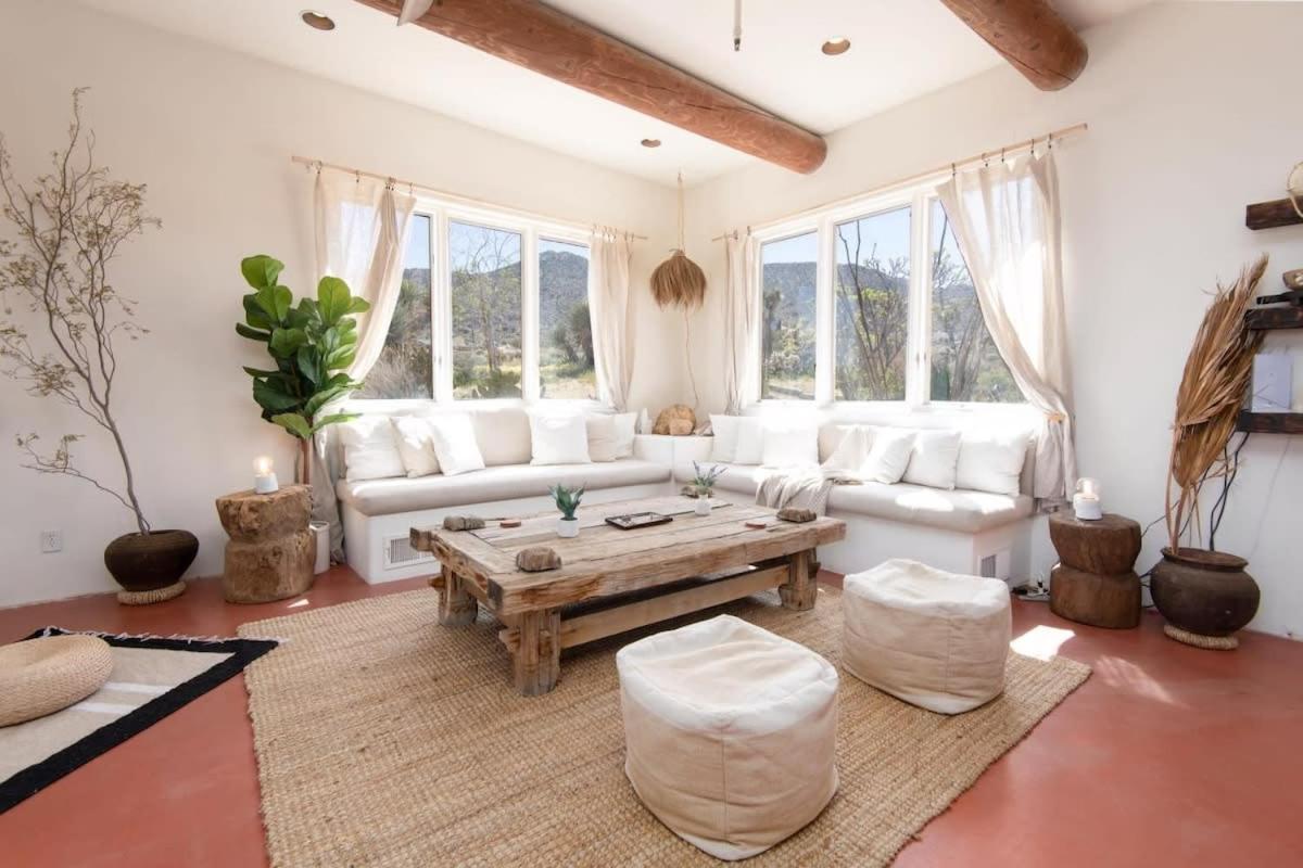Renovated Lodge - Room 2 With Pool Access Joshua Tree Exteriér fotografie