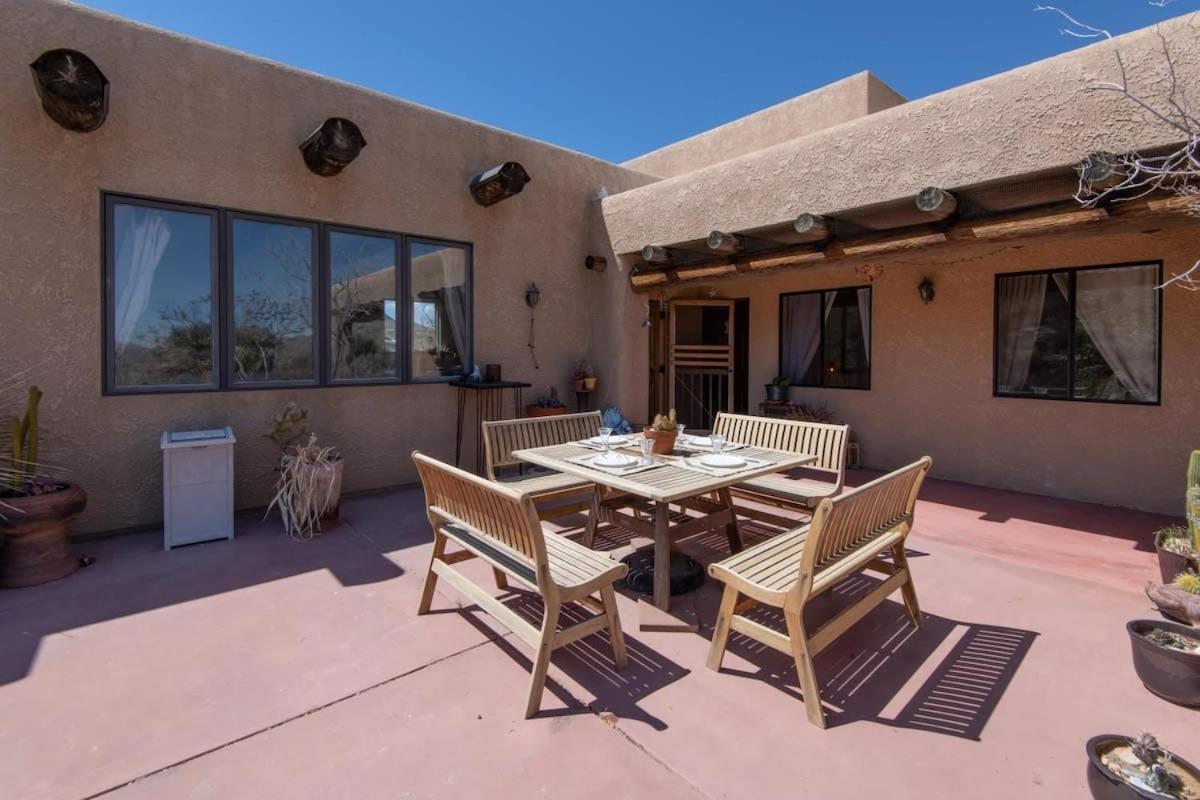 Renovated Lodge - Room 2 With Pool Access Joshua Tree Exteriér fotografie